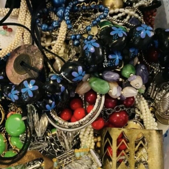 Jewelry Mystery Box 3 pounds - Picture 2 of 3